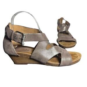 Sofft Women’s Sandals Size 9 Metallic Leather Wedge Comfort Shoes